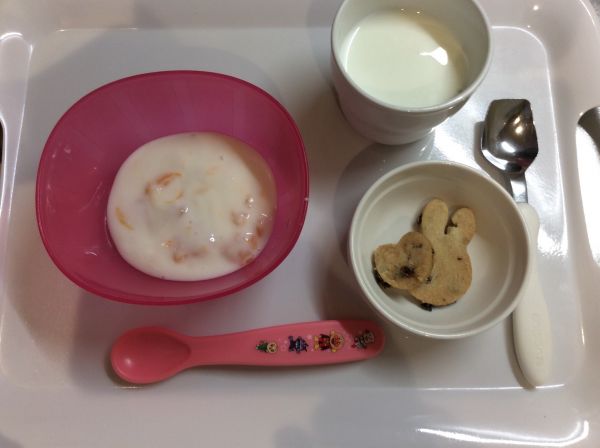 みかんヨーグルトと手作りクッキー完了期