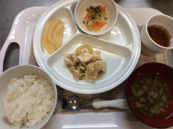 豆腐の肉みそ煮 常食畑のピーマンが入っています。