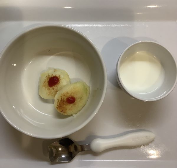 ポテトときゃべつのおやき常食畑のきゃべつを使っています。