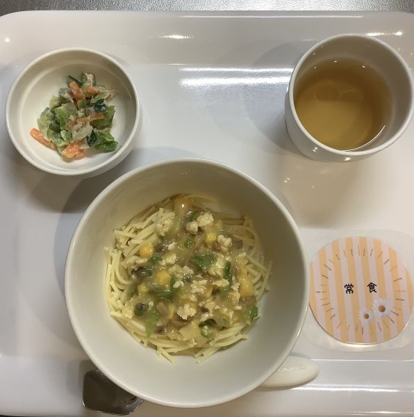 ミラノスパゲッティ、コールスローサラダ常食畑のきゅうりが入っています。