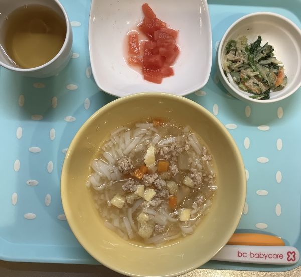 和風フォー離乳食完了期（アレルギー対応）畑の大根、きゅうりが入っています。