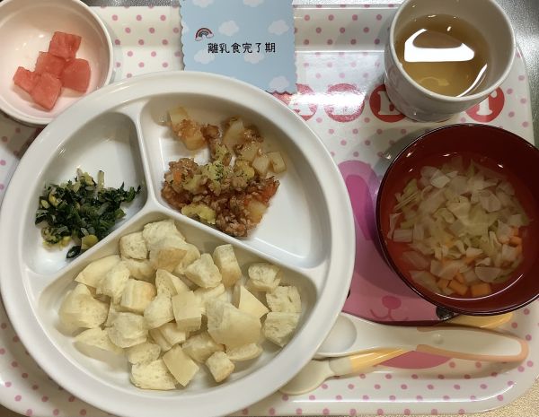 ポテトグラタン離乳食完了期スープに畑のピーマンが入っています。