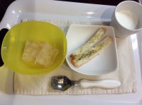 桃のゼリーと手作りラスク 常食