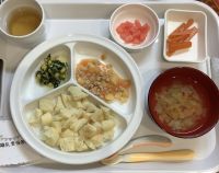 豚ひき肉とじゃがいも煮離乳食後期スープに畑のピーマンが入っています。