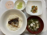 さばの蒲焼ごはん🐟⭐︎畑のカブをスープに入れました