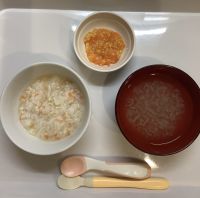 具入りかゆ、人参とコーン煮、スープ離乳食中期