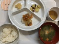 カレイのあんかけスープに畑の小松菜を使用しています！
