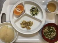 タンドリーチキン常食スープに畑の小松菜を使っています。